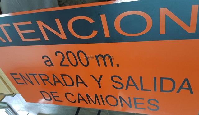 CARTEL DE CHAPA CON GRAFICA - Sagta Ploteo